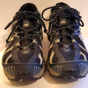 New Balance 572 Women Running Shoes Black Trail Terrain WT572BB Size 10